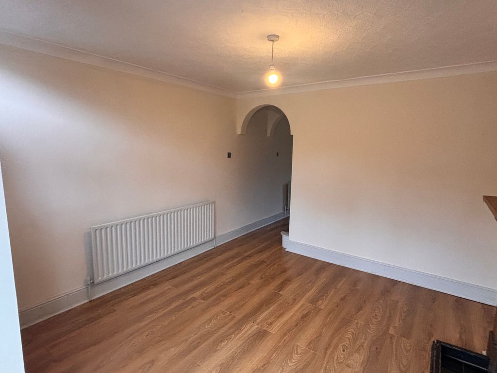 Property photo 3 of 9 Gallery