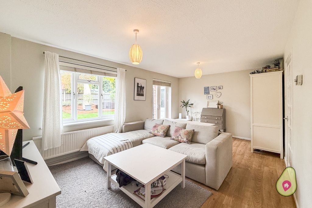 Property photo 2 of 18 4069416