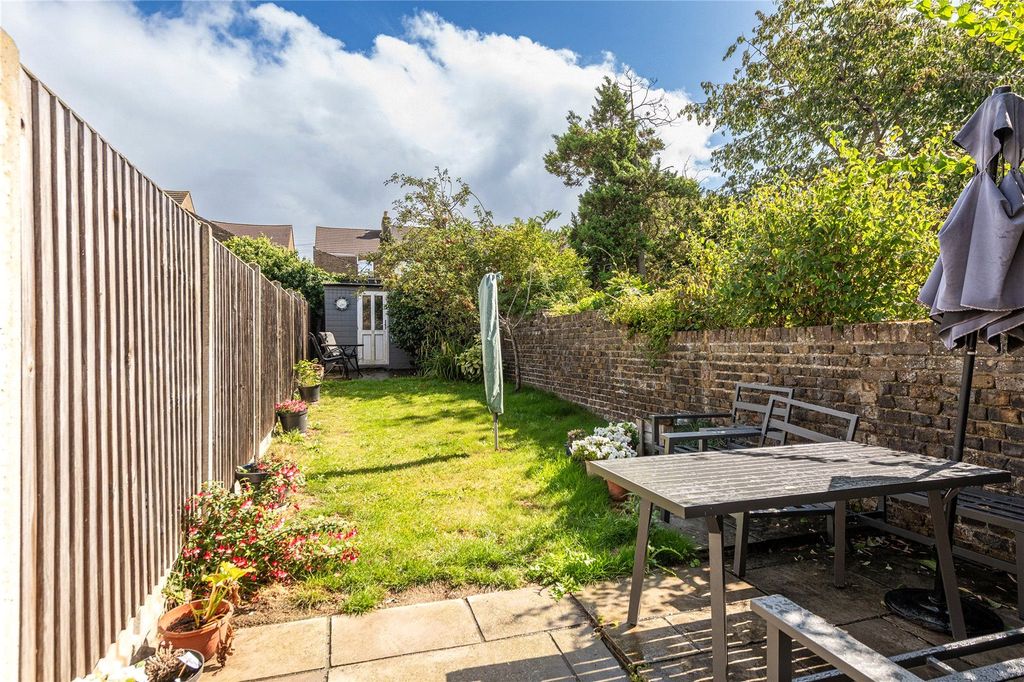 Property photo 3 of 21 Picture No. 12