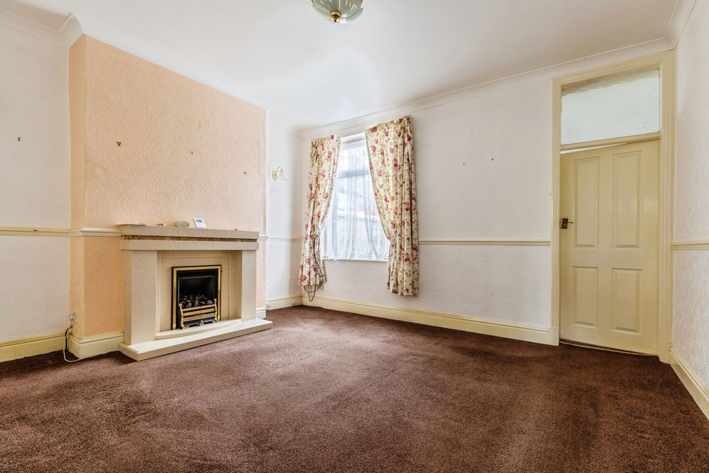 Property photo 2 of 15