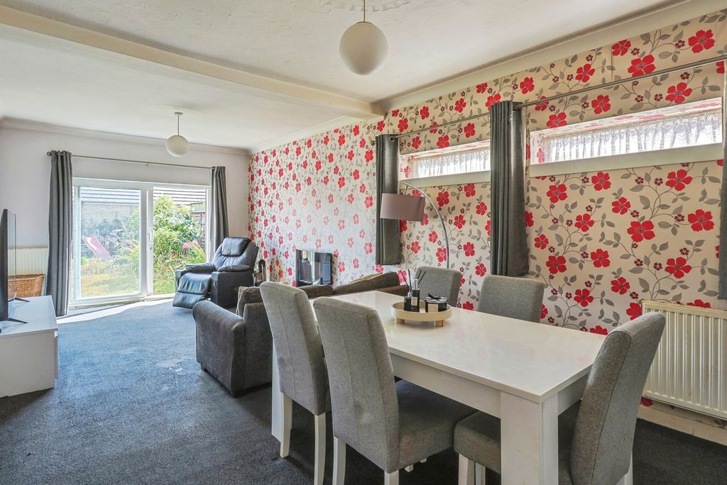 Property photo 2 of 18 Pbox-Img.Jpg