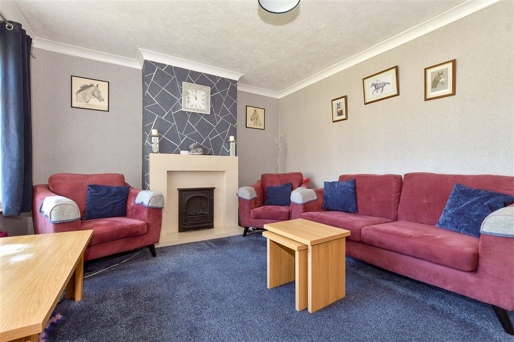 Property photo 3 of 14 Lounge