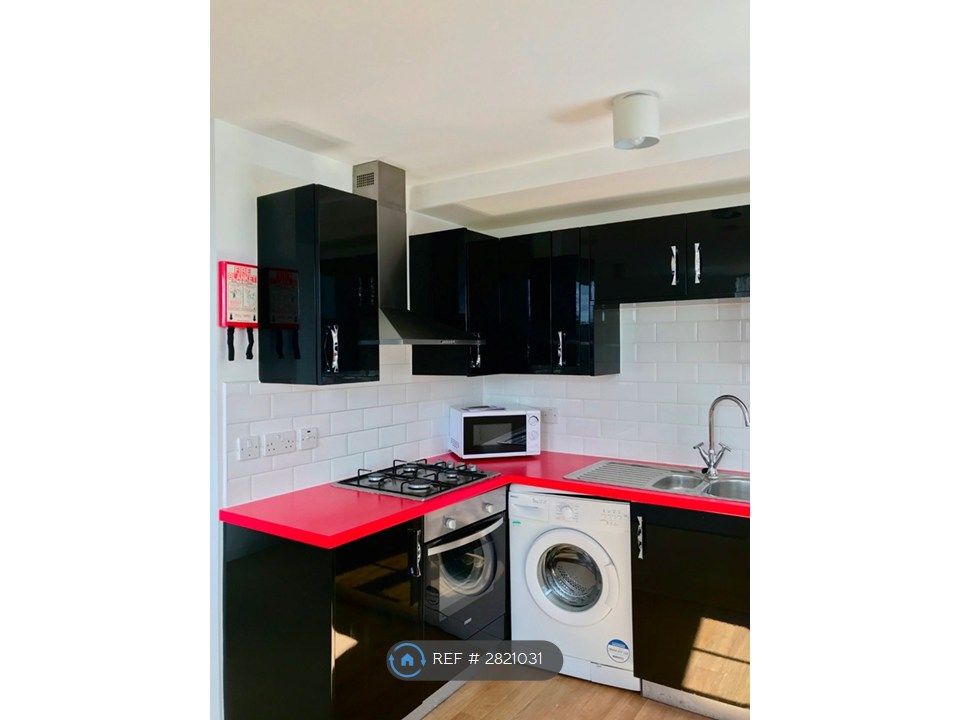 Property photo 3 of 20 Kitchen