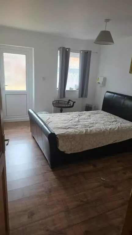 Property photo 1 of 5 Bedroom