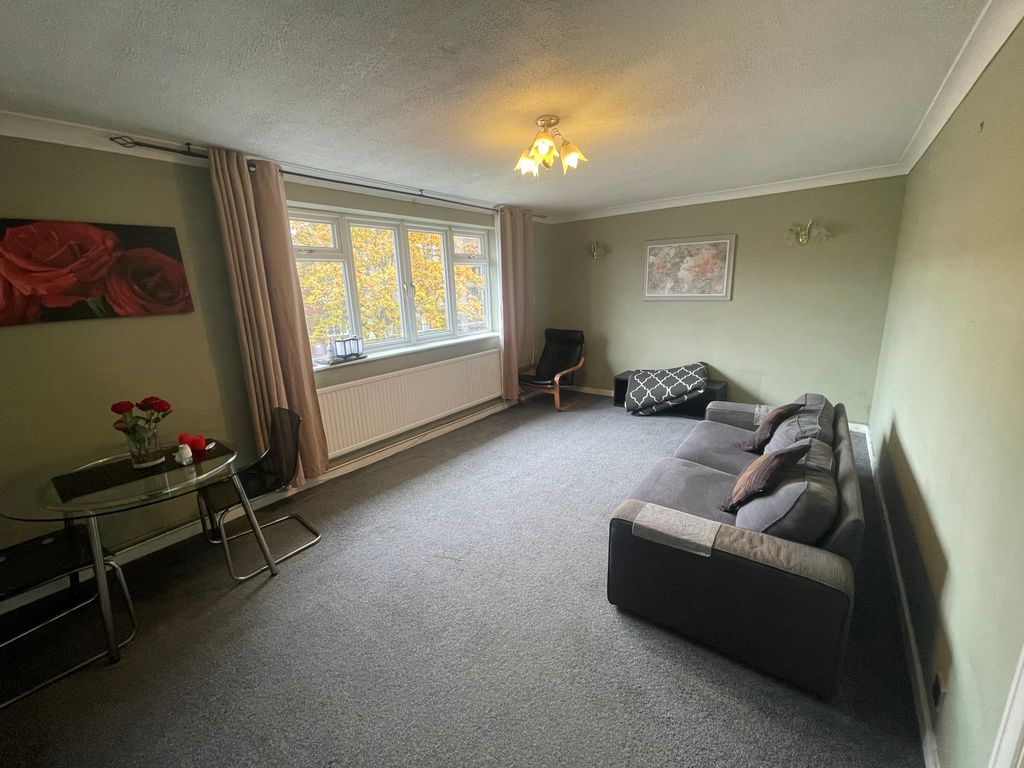 Property photo 2 of 7 Lounge