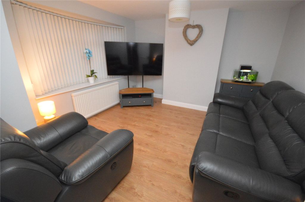 Property photo 2 of 15 Picture No. 21