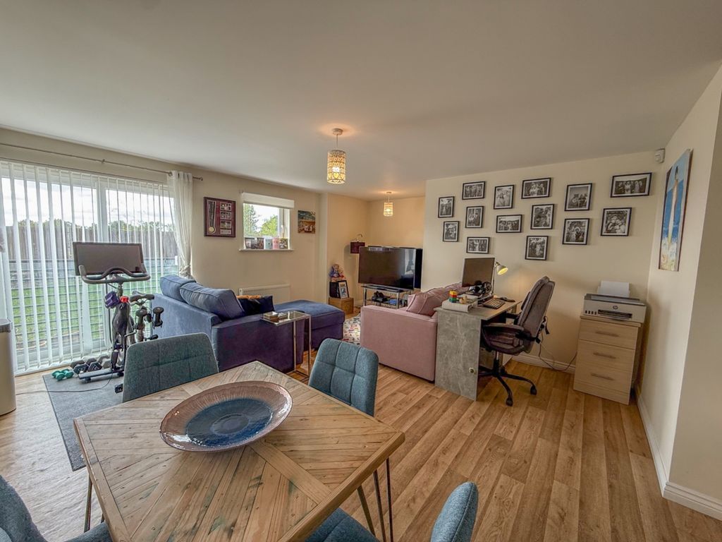 Property photo 2 of 12 4544246