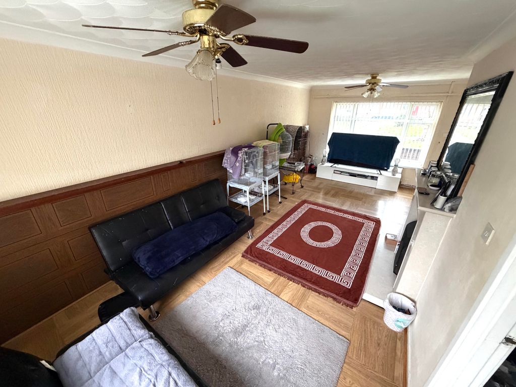 Property photo 2 of 35