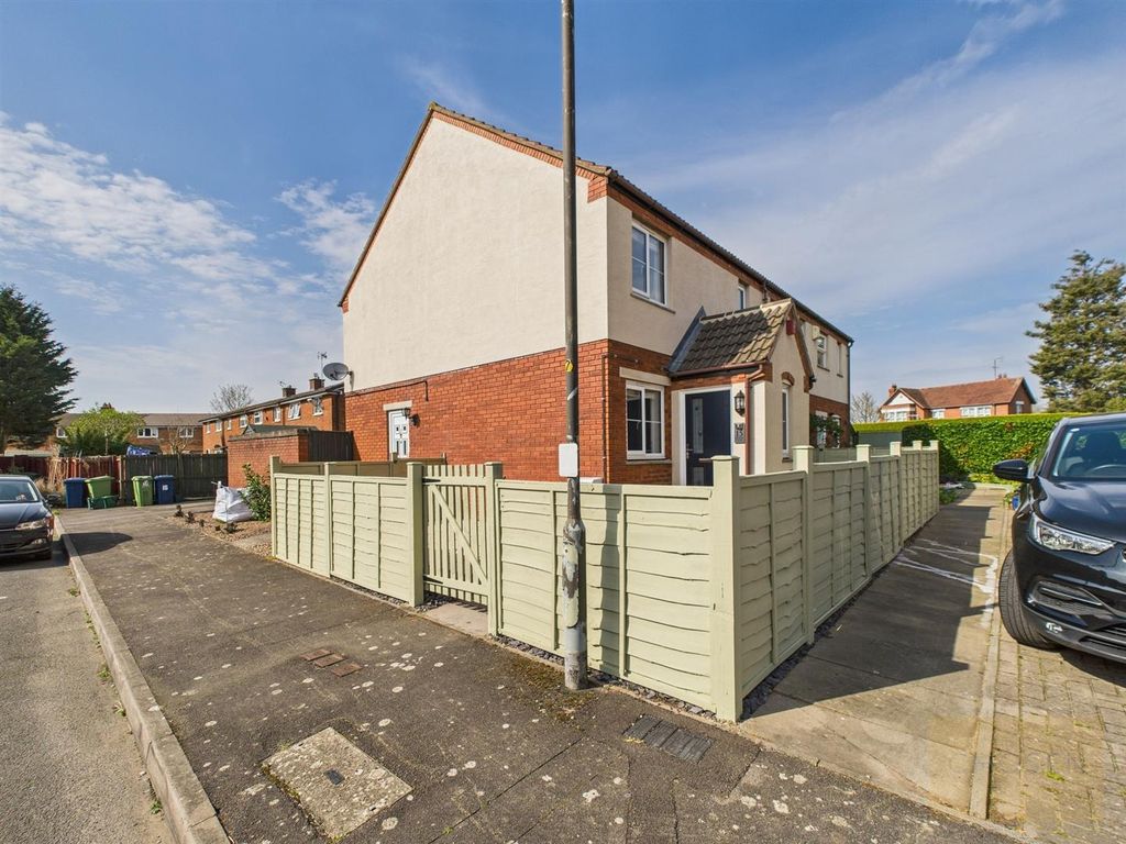 Property photo 1 of 14 Cam01118G0-Pr0219-Still026.Jpg
