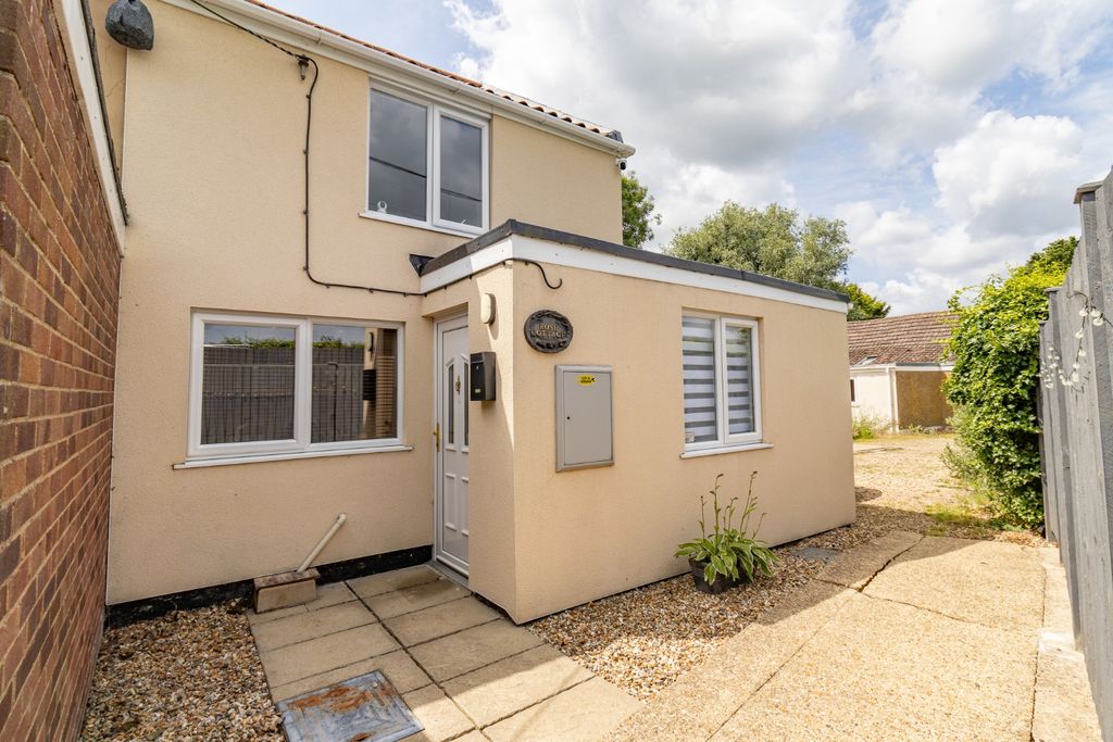 Property photo 2 of 22 4269705