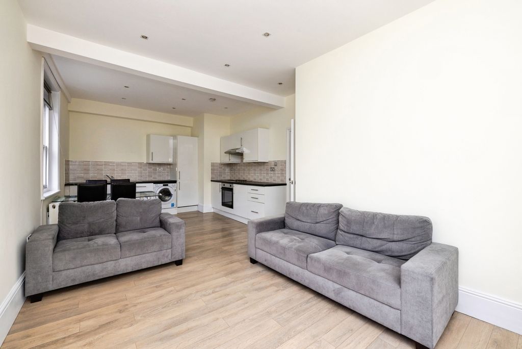 Property photo 3 of 23 Recepton Room