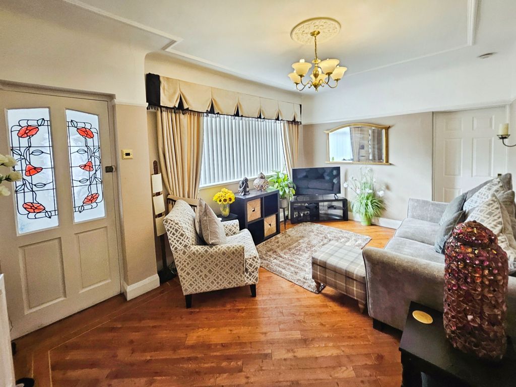Property photo 2 of 28 Sitting Room
