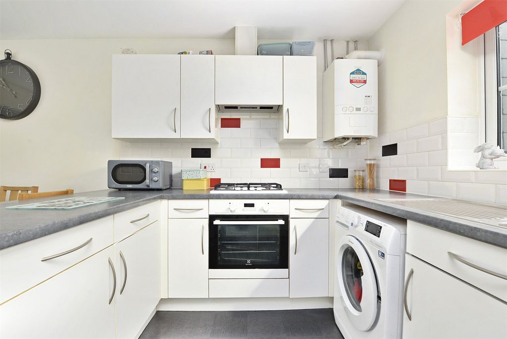 Property photo 2 of 15 Picture No. 21