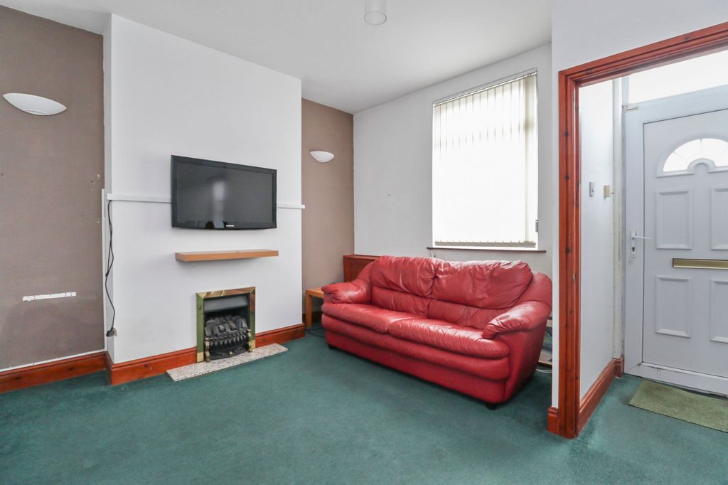 Property photo 2 of 14