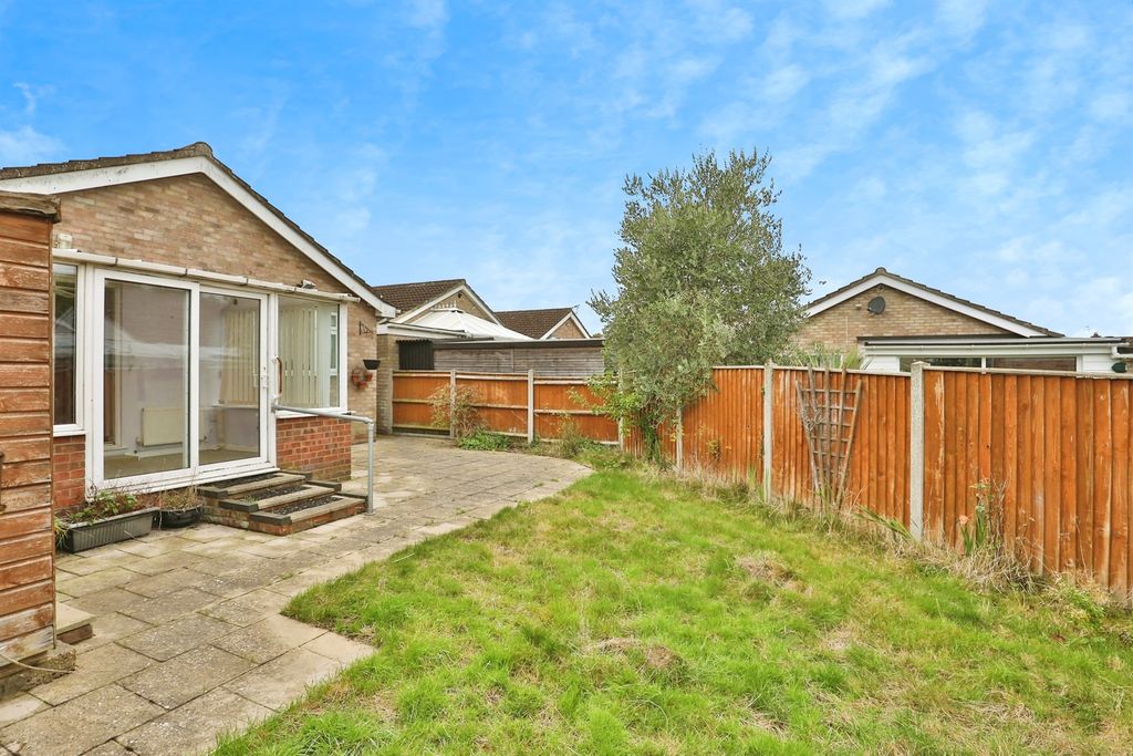 Property photo 2 of 17