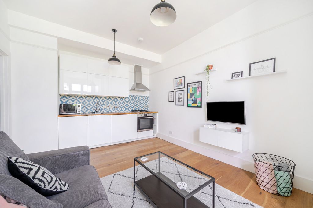 Property photo 2 of 10 1-6A397782Bc5A6-1...