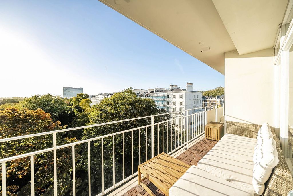 Property photo 3 of 22