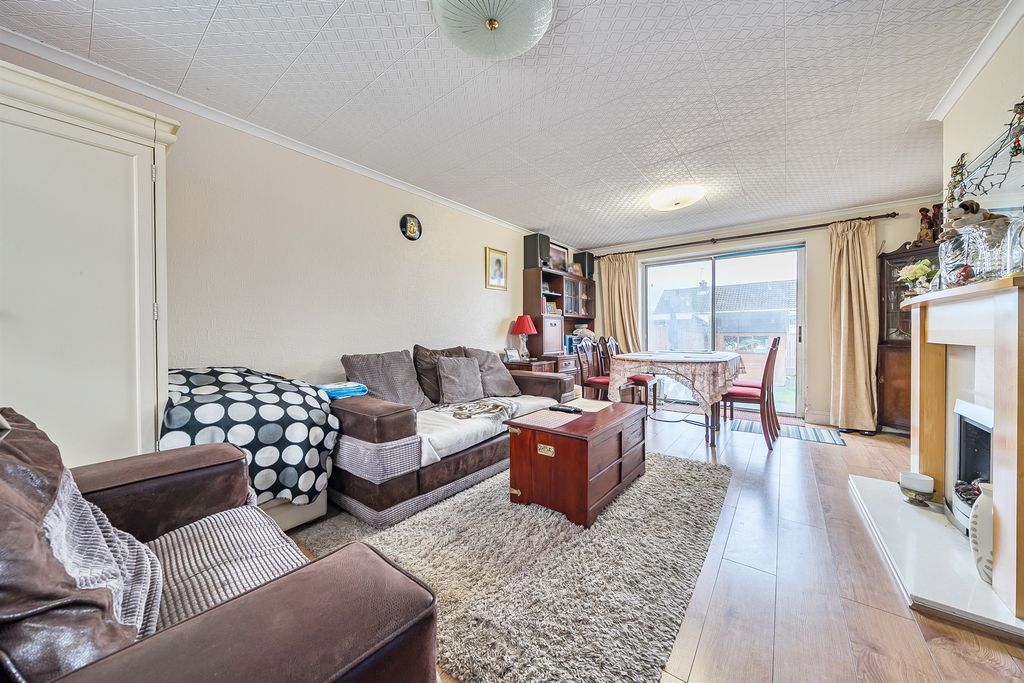 Property photo 3 of 12