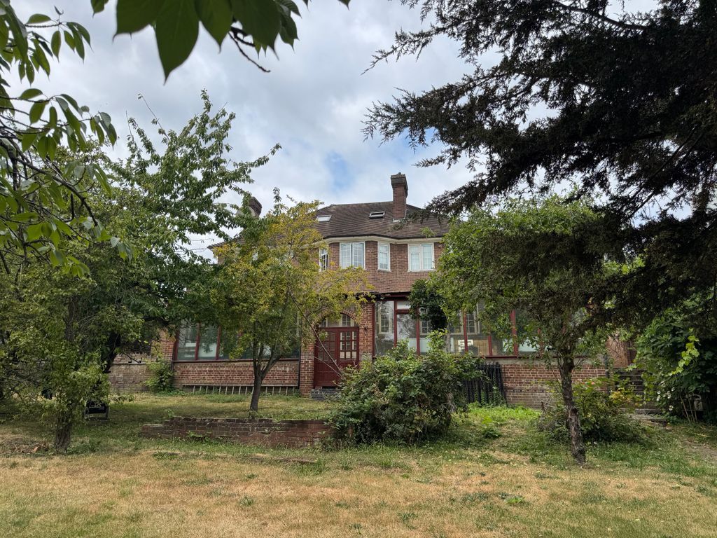 Property photo 3 of 3