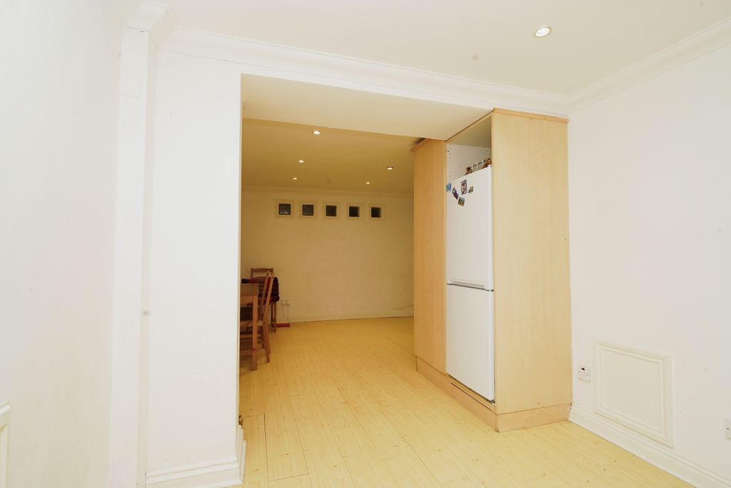Property photo 3 of 12 Photography