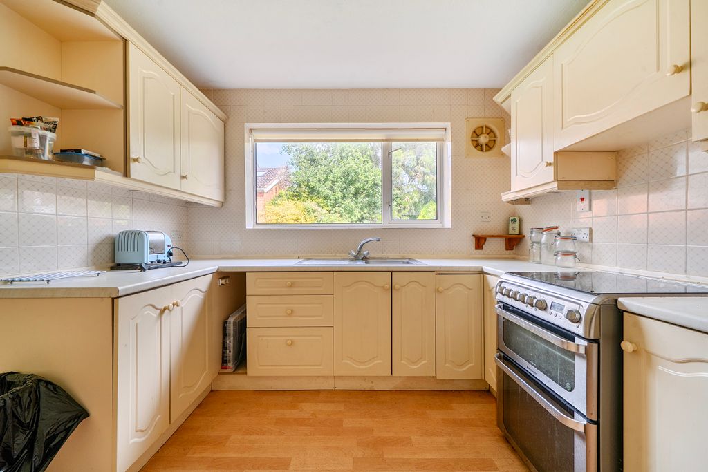 Property photo 3 of 19 Kitchen / Dining Room