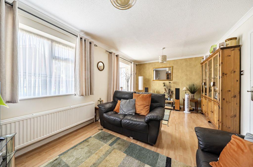 Property photo 2 of 20 148599410