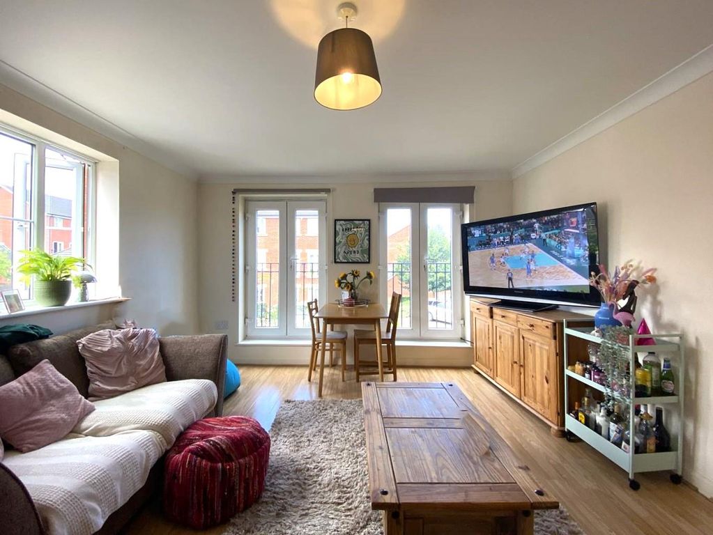 Property photo 2 of 15 Living.Jpg