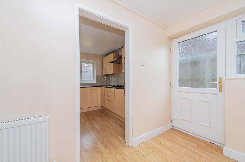 Property photo 3 of 28 Picture No. 25