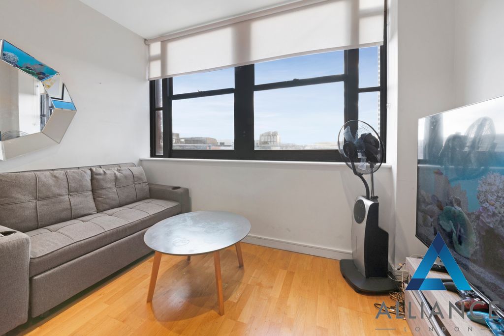 Property photo 3 of 11