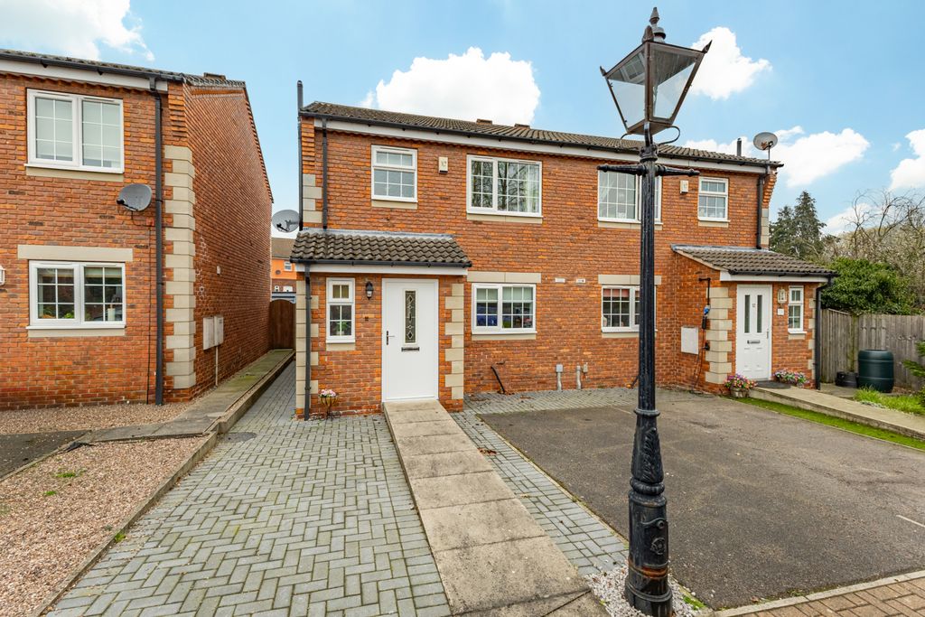 Property photo 1 of 19 3 Bedroom Semi Detached For Sale