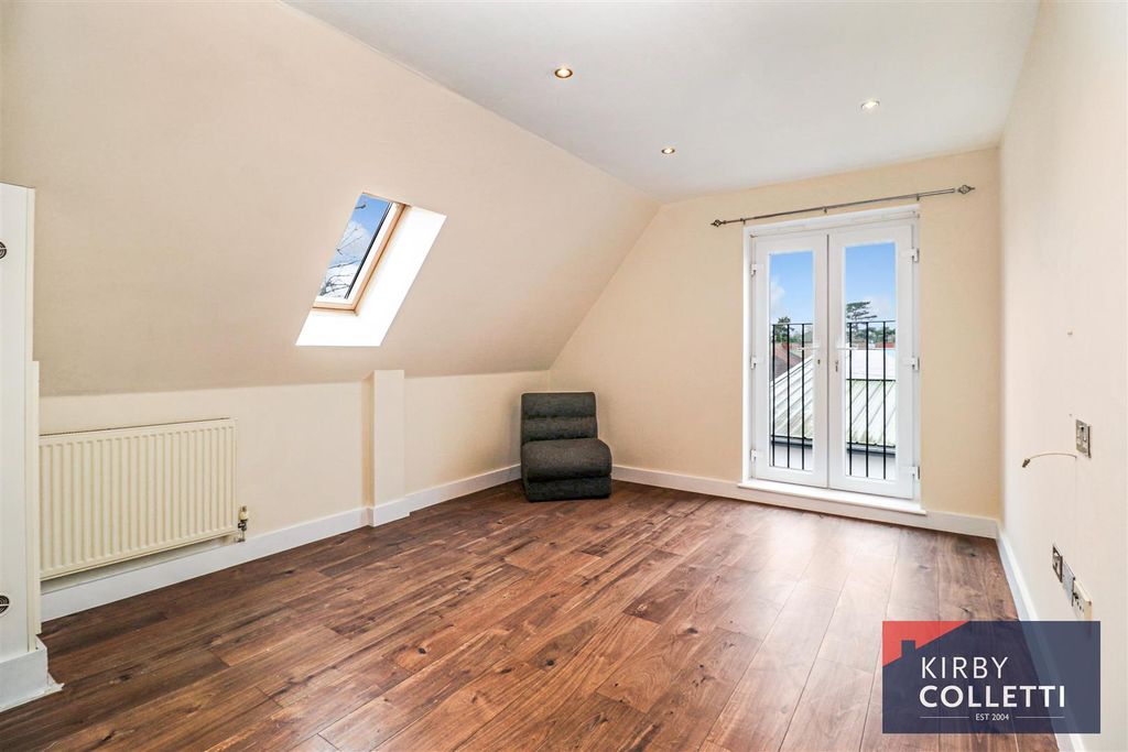 Property photo 2 of 10 Lounge