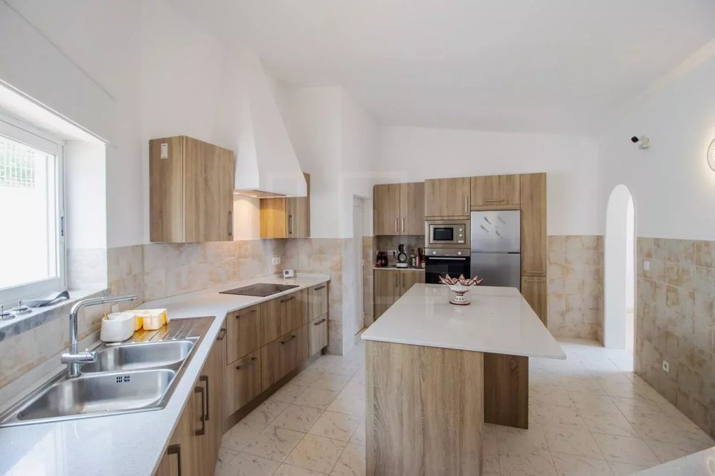 Property photo 2 of 70