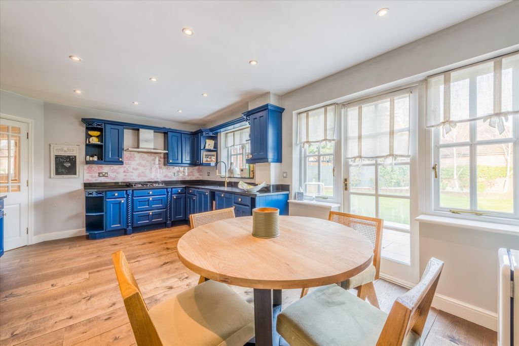 Property photo 3 of 22 Image