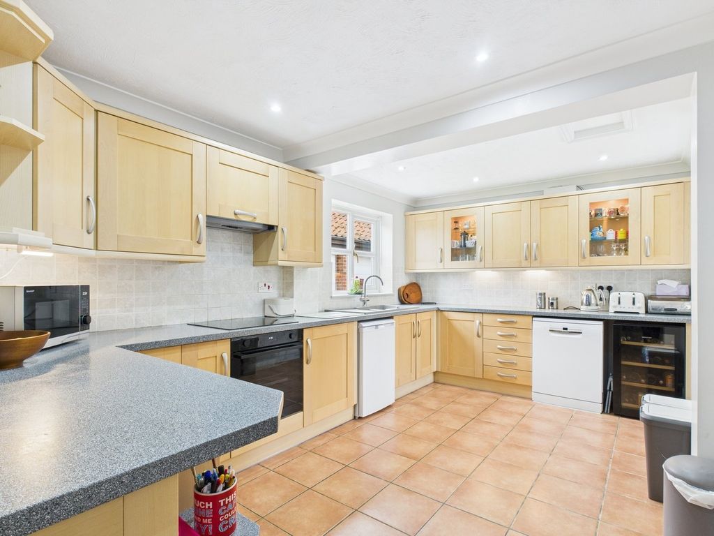 Property photo 3 of 31