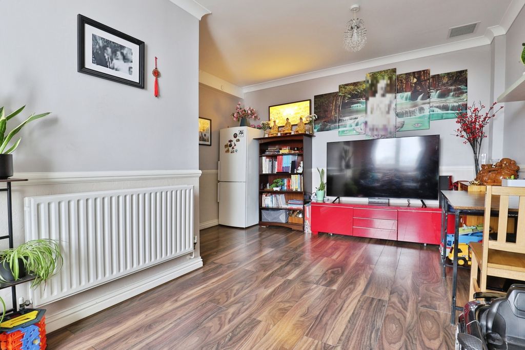 Property photo 2 of 17 Pbox-Img.Jpg