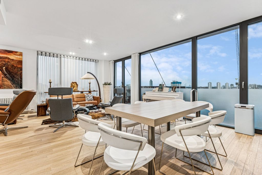 Property photo 1 of 24