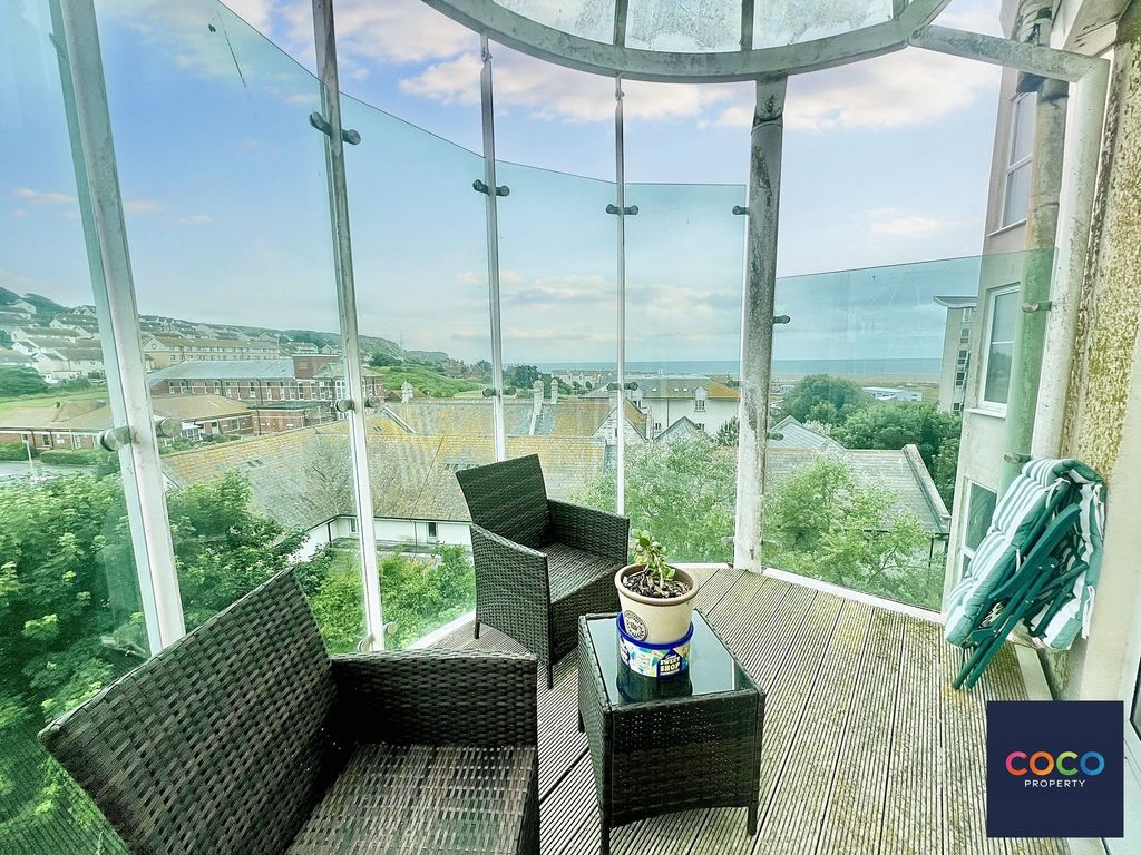 Property photo 3 of 10 Balcony