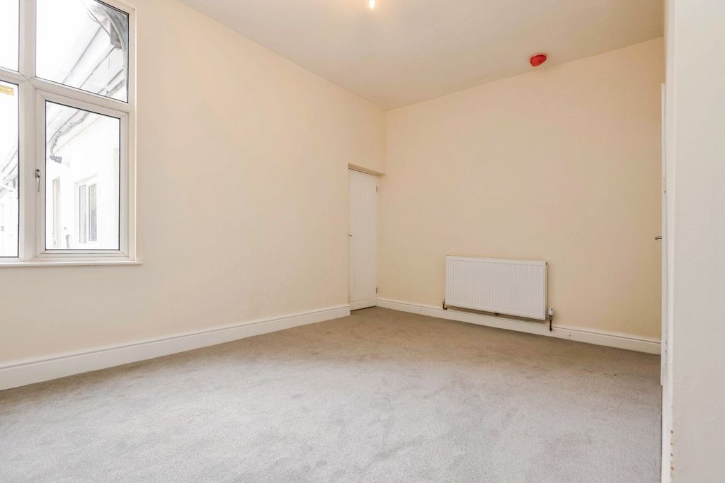 Property photo 3 of 16 Photo