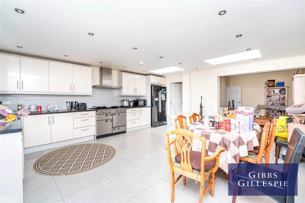 Property photo 3 of 10 Picture No. 02