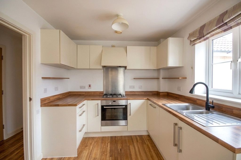 Property photo 2 of 12 Picture No. 09