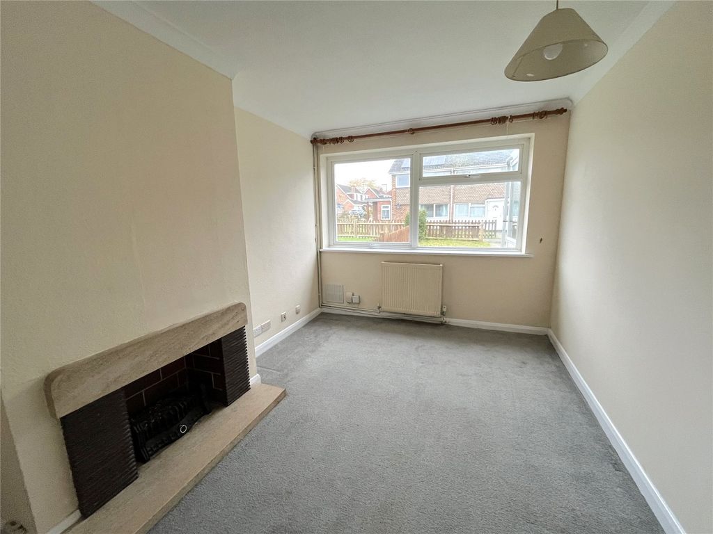 Property photo 2 of 14 Living Room