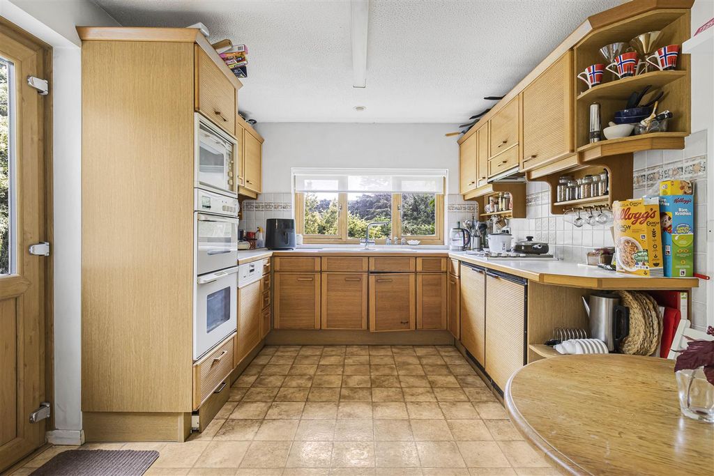 Property photo 3 of 27 24_59443.Jpg