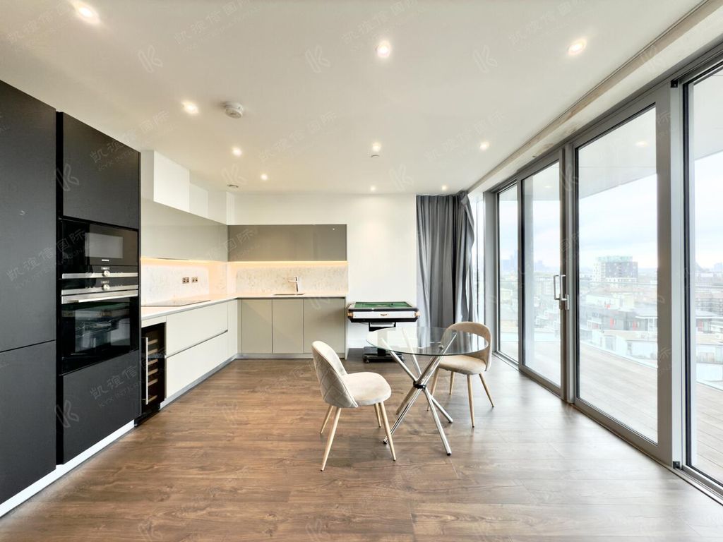 Property photo 1 of 10 Kitchen