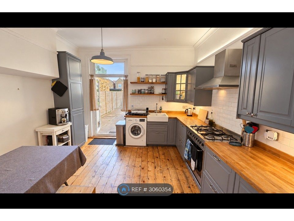 Property photo 2 of 26