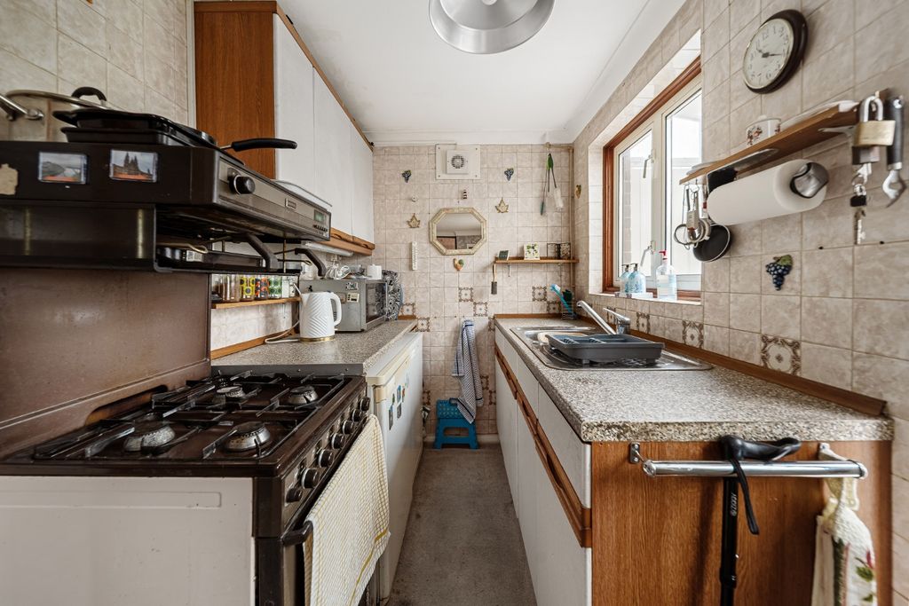 Property photo 3 of 14 4828093