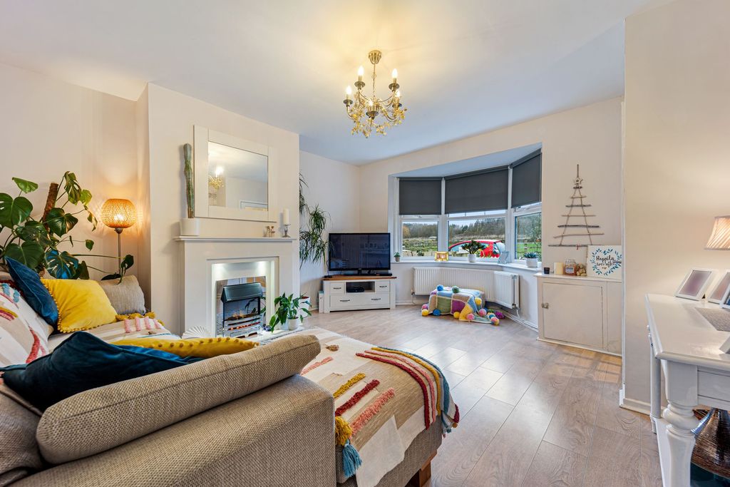 Property photo 3 of 25