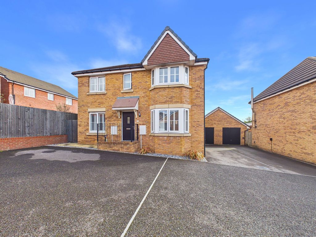 Property photo 1 of 33