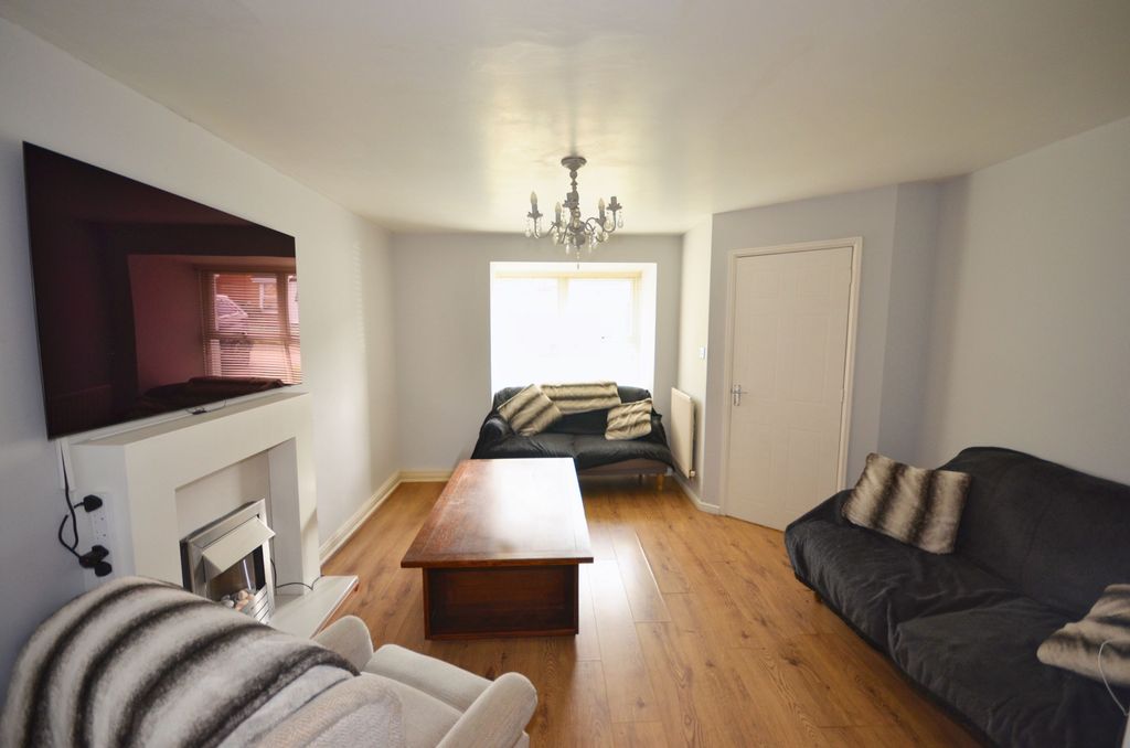 Property photo 2 of 24