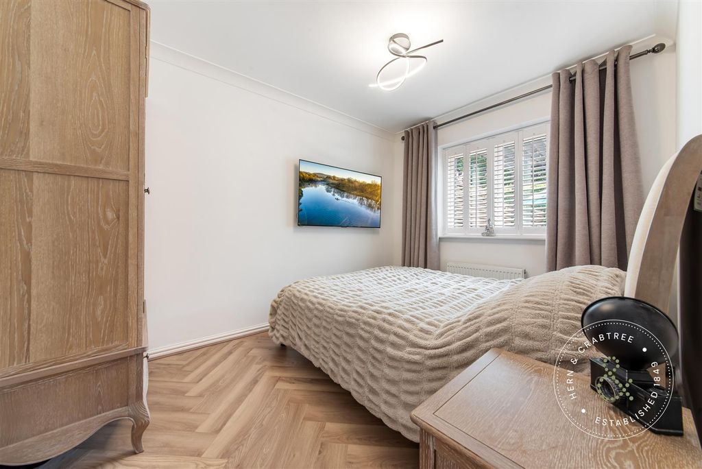 Property photo 3 of 38 Reardon-Smith-Court-5.Jpg