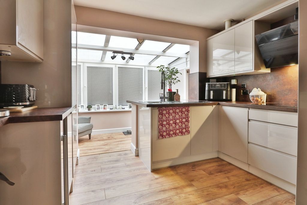 Property photo 2 of 24 3149686